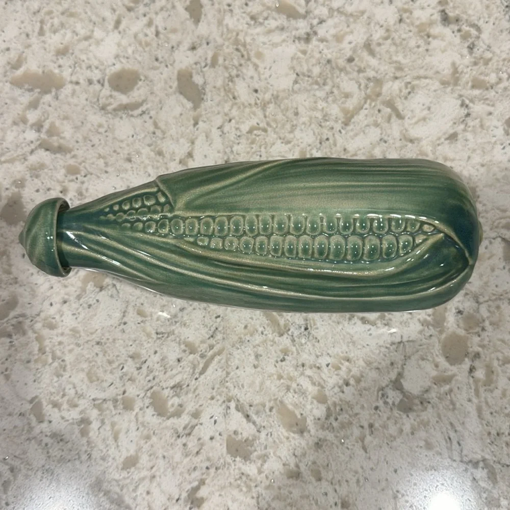 RARE FIND~VINTAGE~CORN COB DECANTER~CORK IS INSIDE DECANTER~G22 - Picture 2 of 7